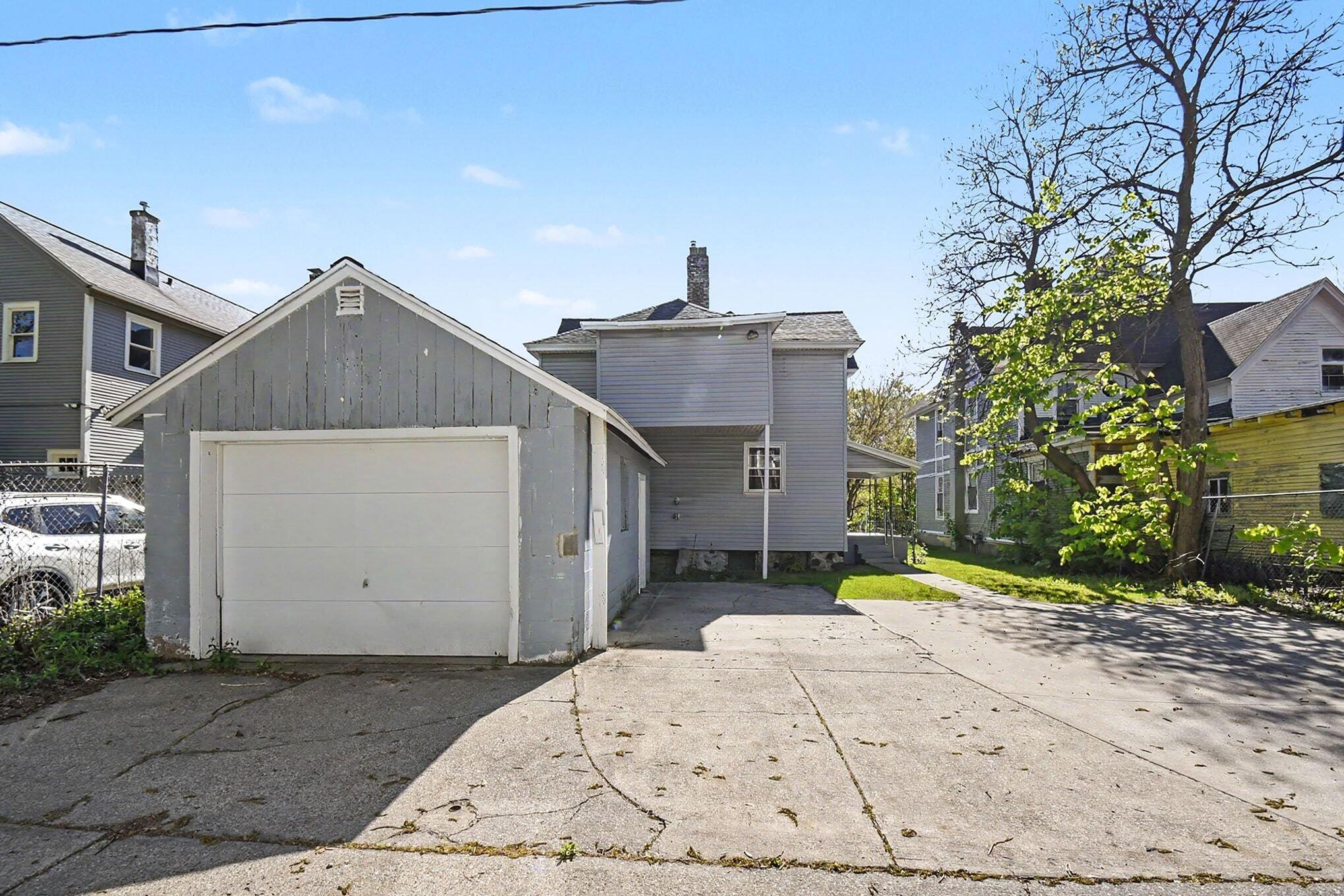 327 Henry Avenue SE Grand Rapids MI 49503