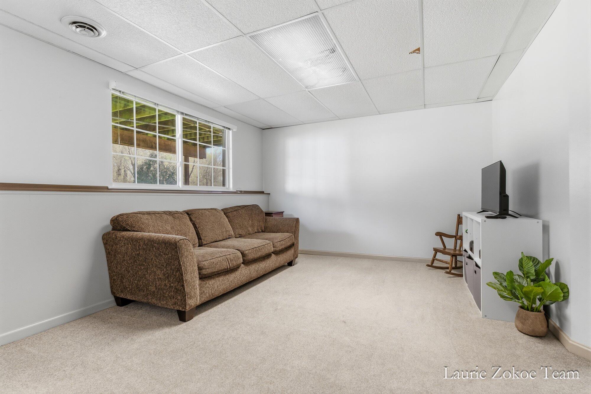 11302 8th Avenue NW Grand Rapids MI 49534