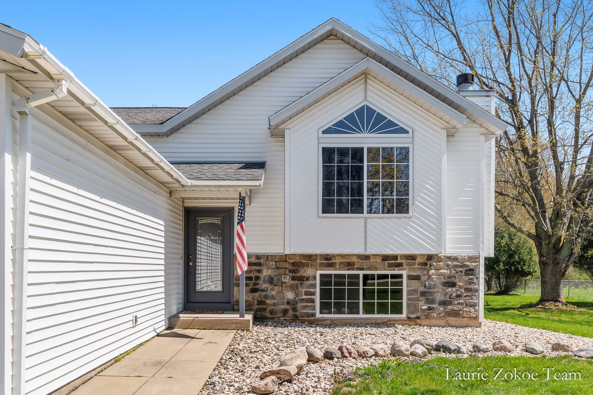 11302 8th Avenue NW Grand Rapids MI 49534