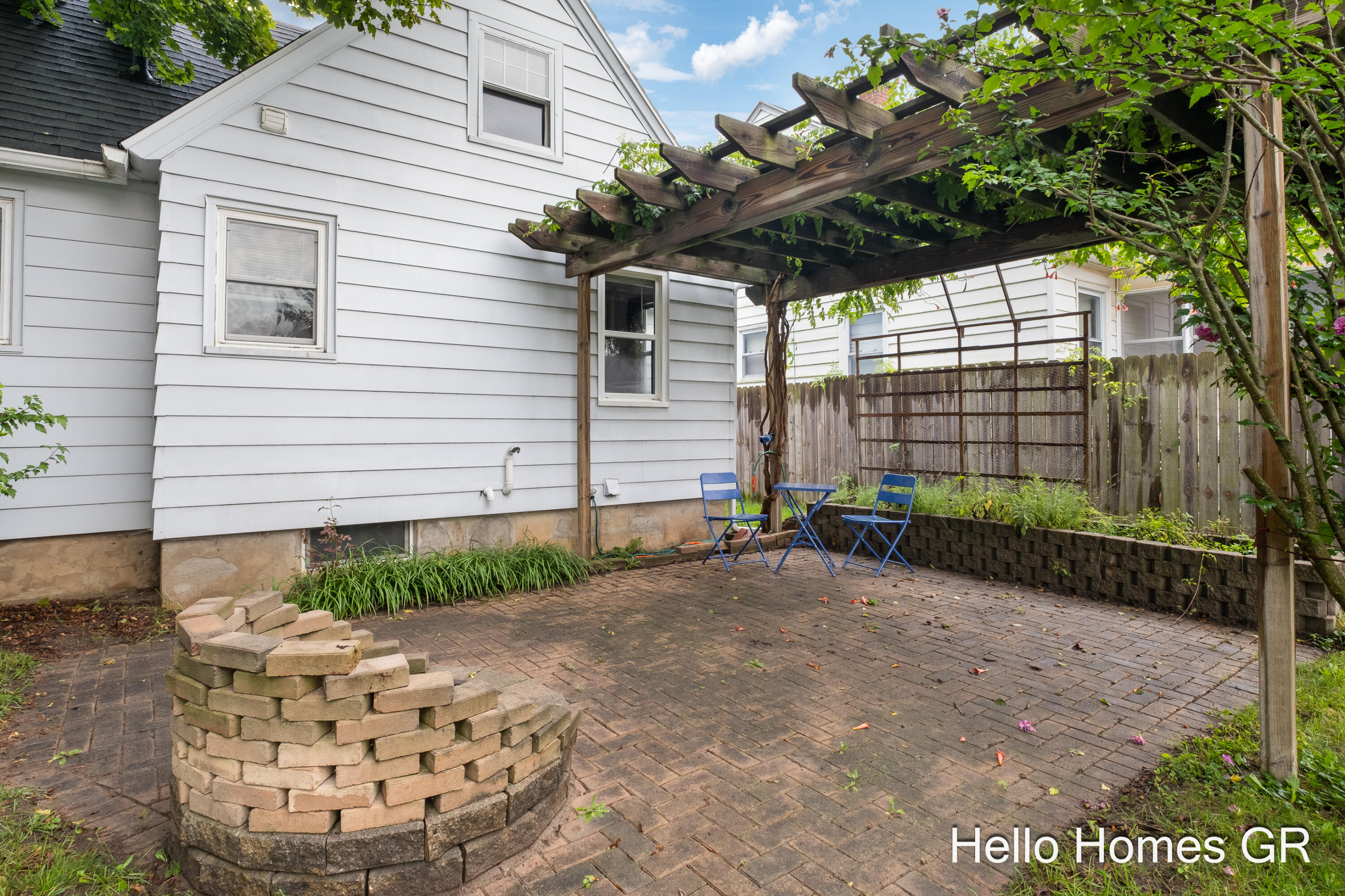 223 Leyden Avenue SW Grand Rapids MI 49504
