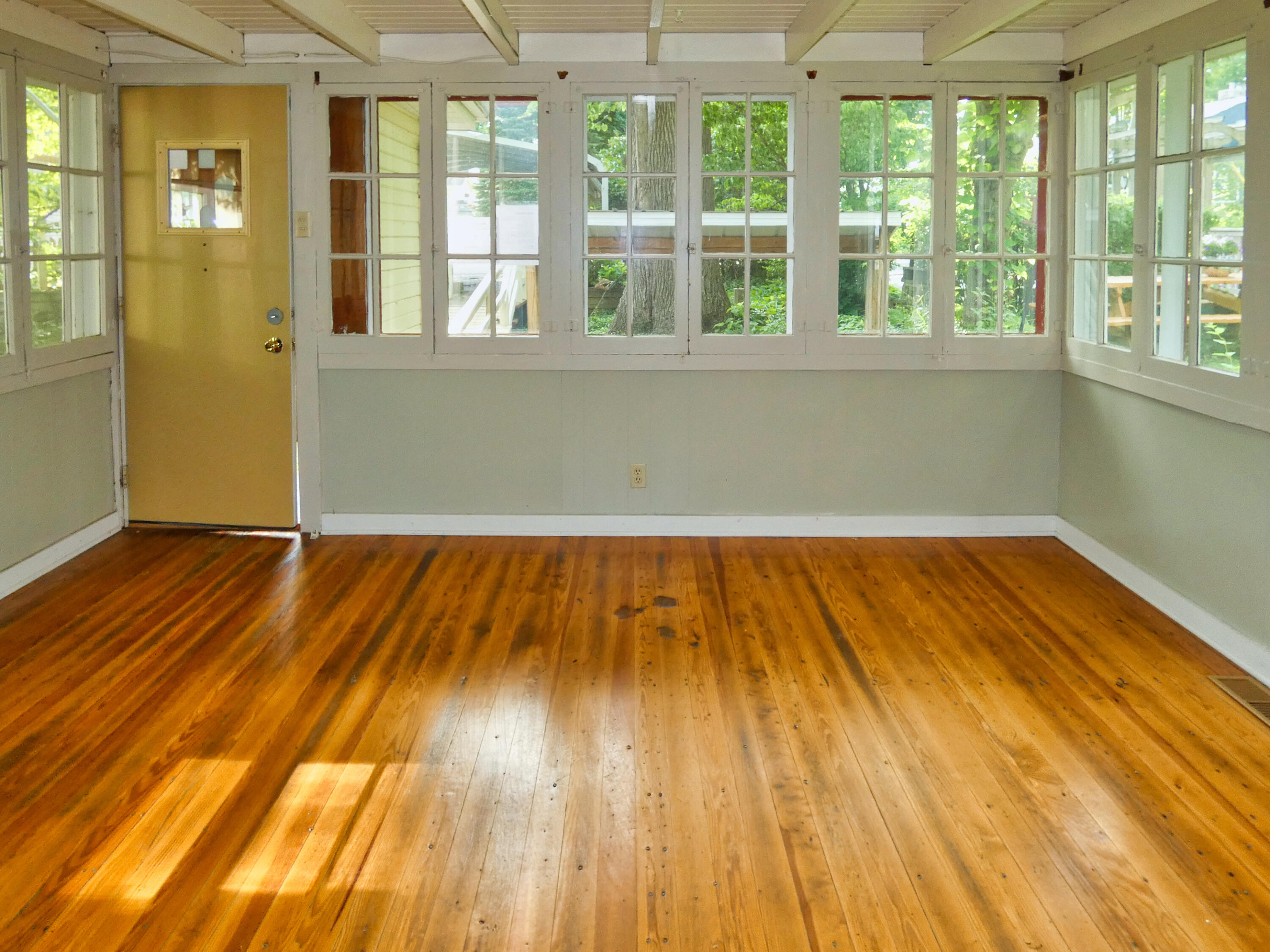 5511 Lakewood Street Coloma MI 49038
