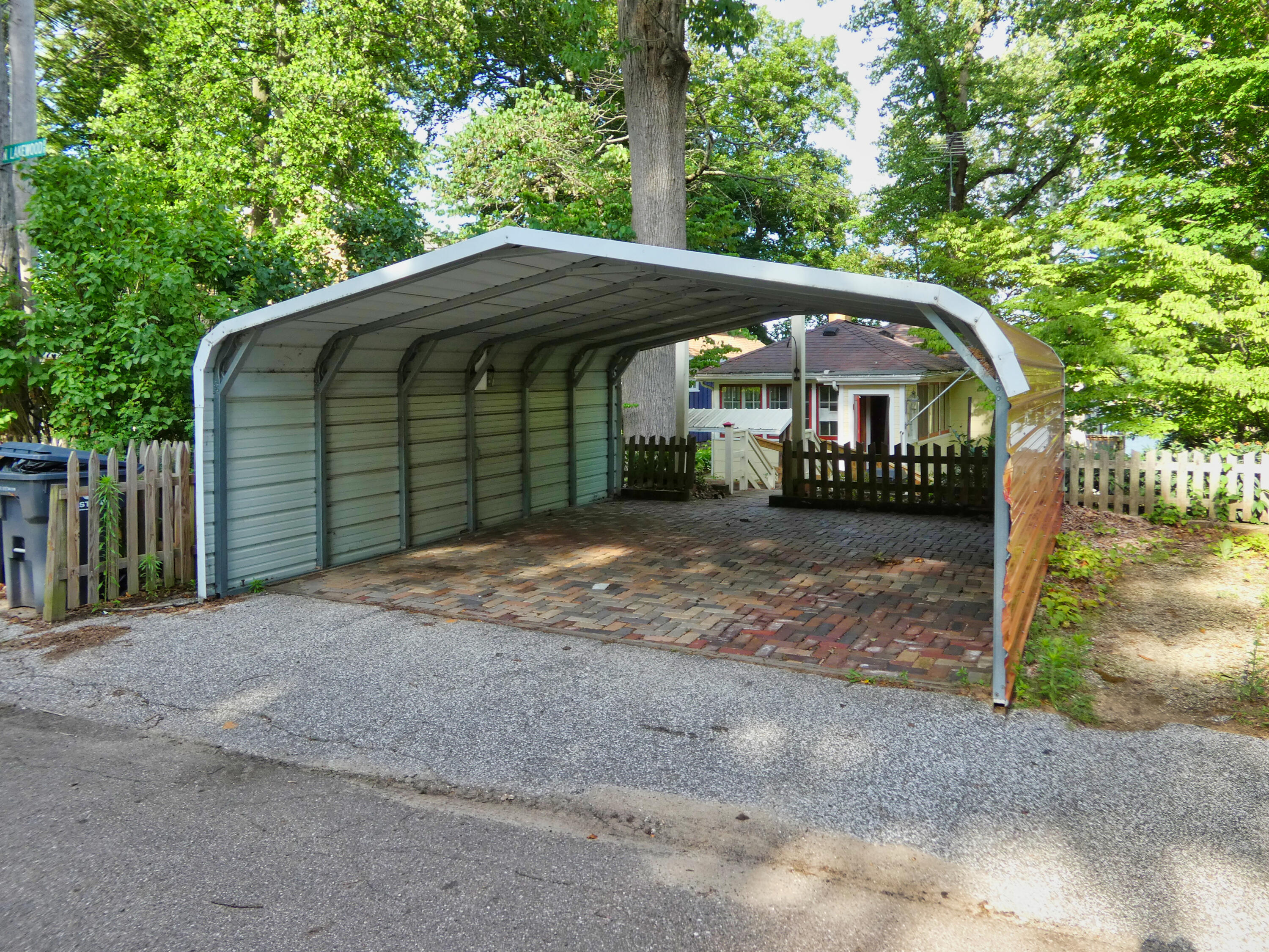 5511 Lakewood Street Coloma MI 49038