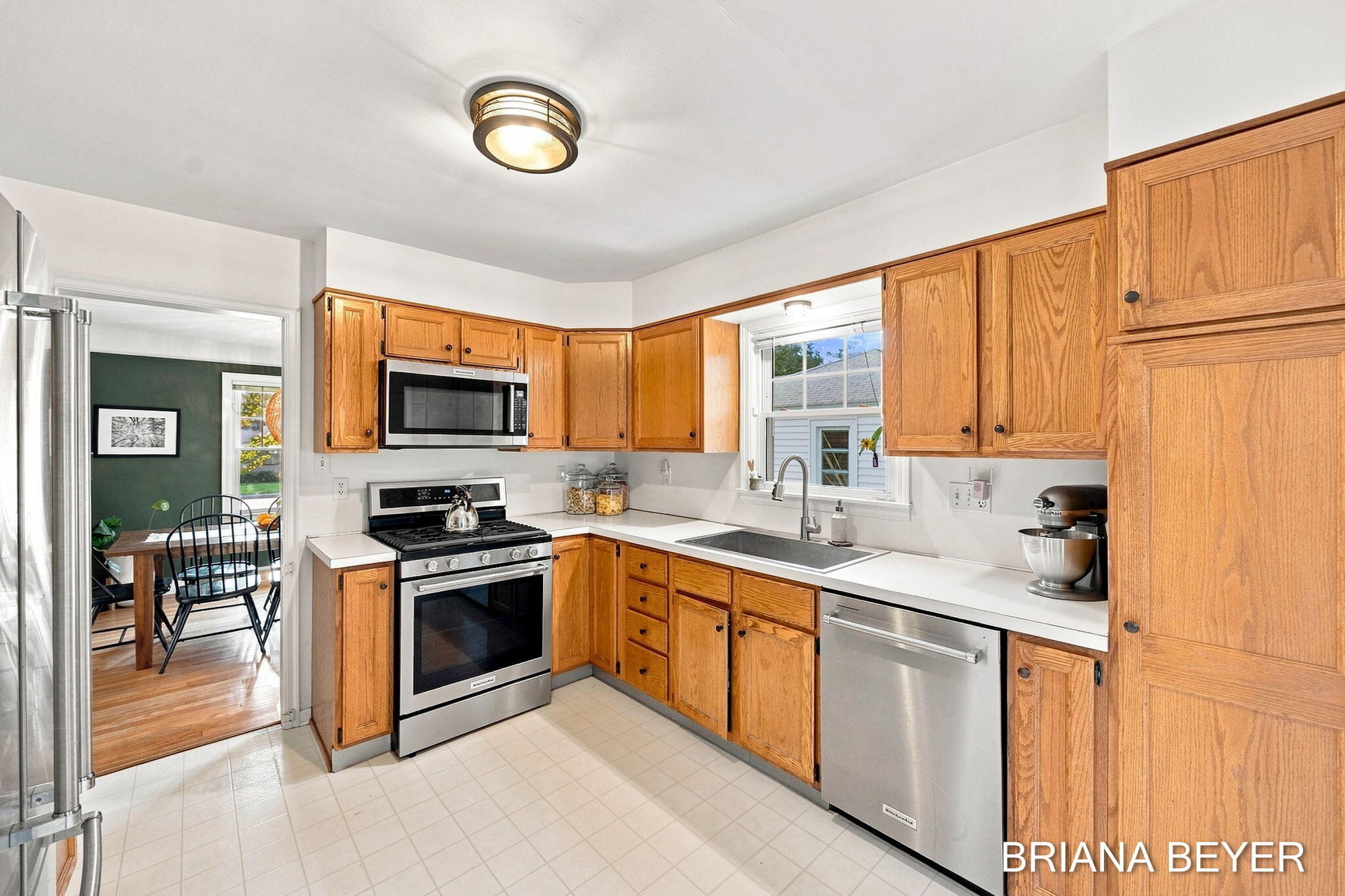 669 Columbia Avenue Holland MI 49423