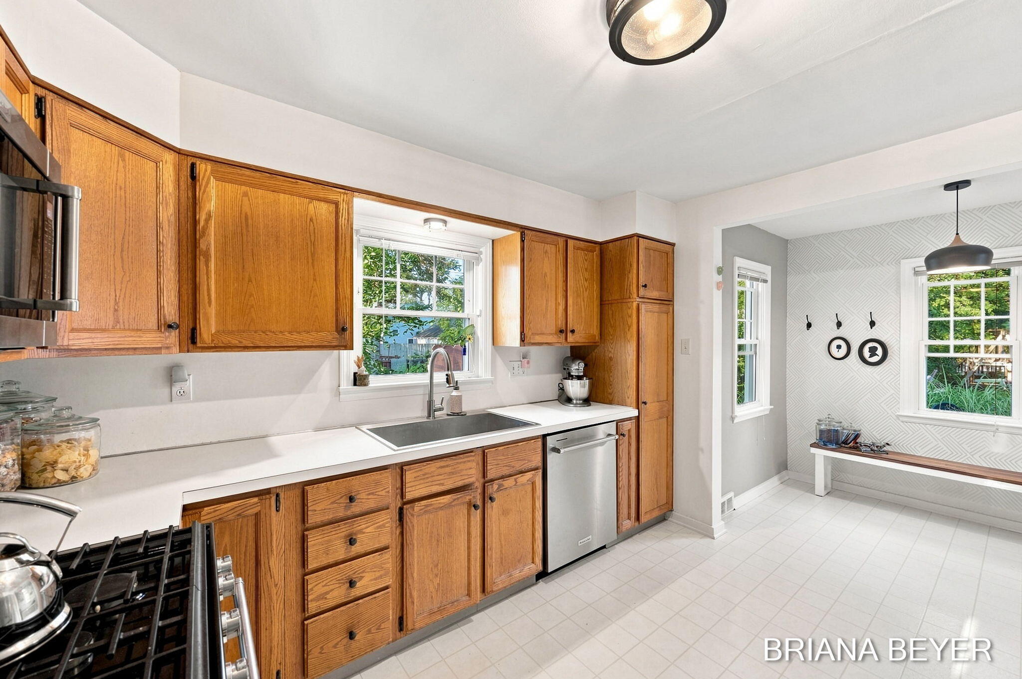 669 Columbia Avenue Holland MI 49423