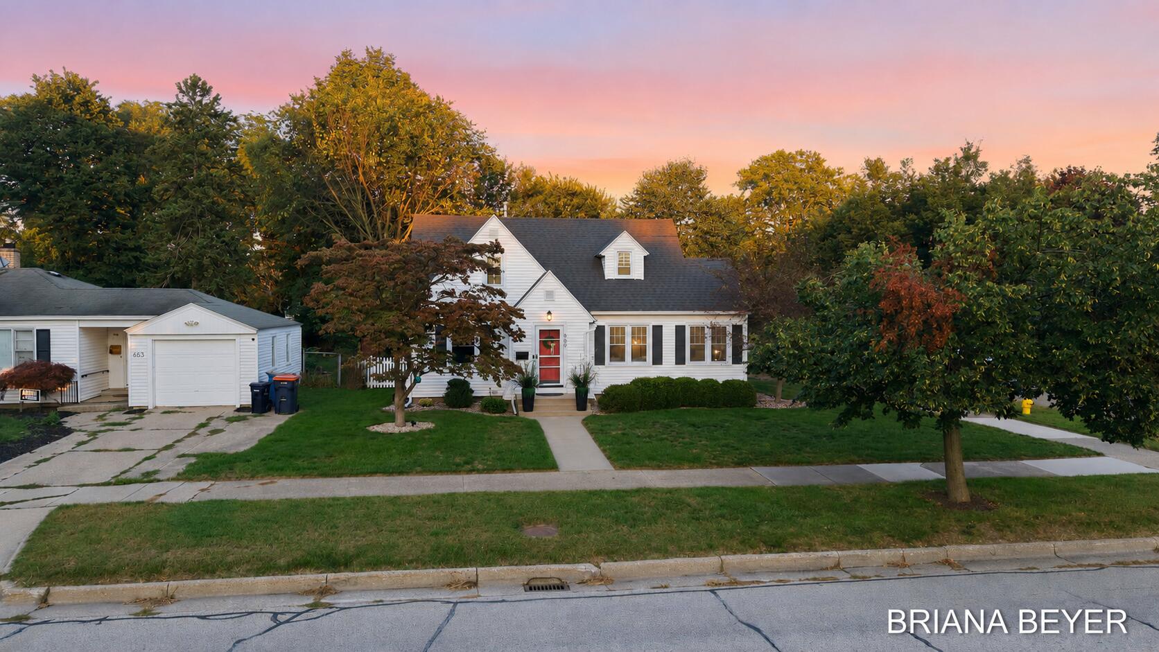 669 Columbia Avenue Holland MI 49423