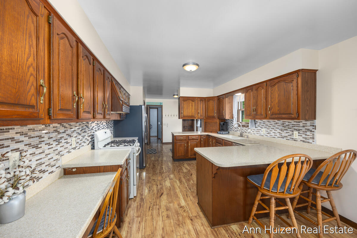 6240 Sunfish Lake Avenue NE Rockford MI 49341