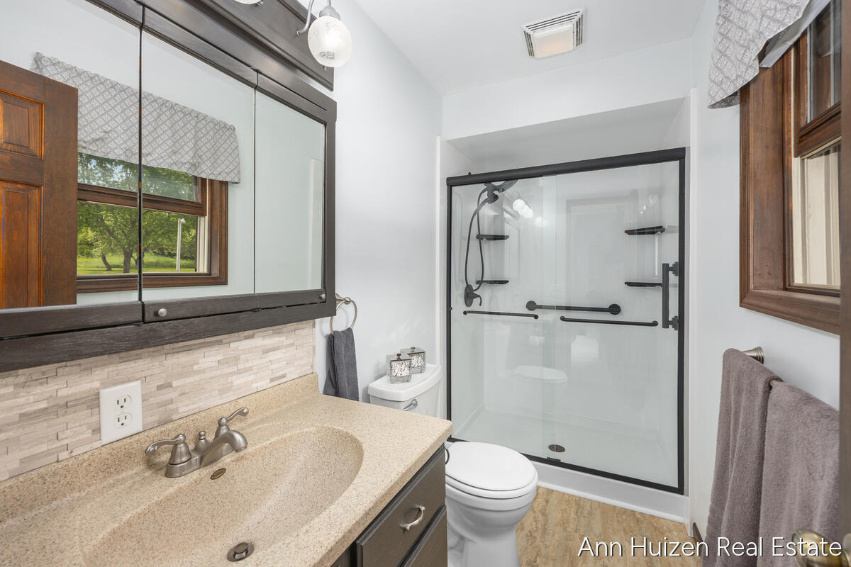 6240 Sunfish Lake Avenue NE Rockford MI 49341