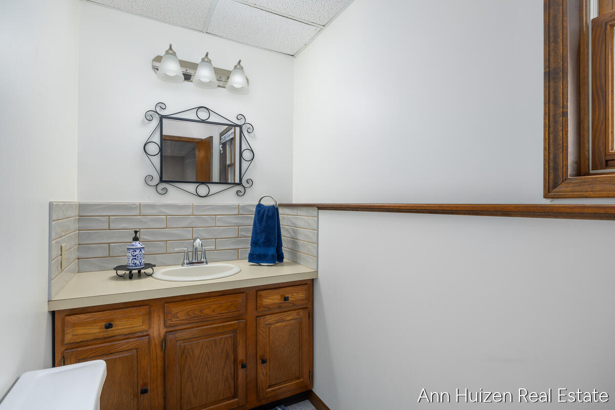 6240 Sunfish Lake Avenue NE Rockford MI 49341