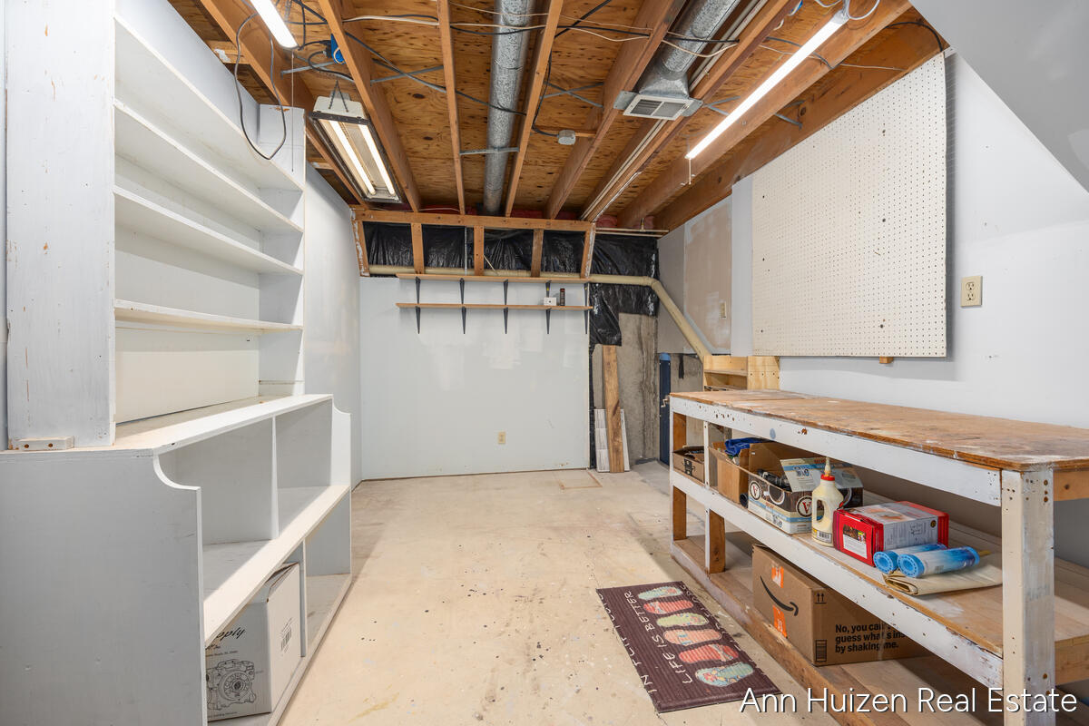 6240 Sunfish Lake Avenue NE Rockford MI 49341