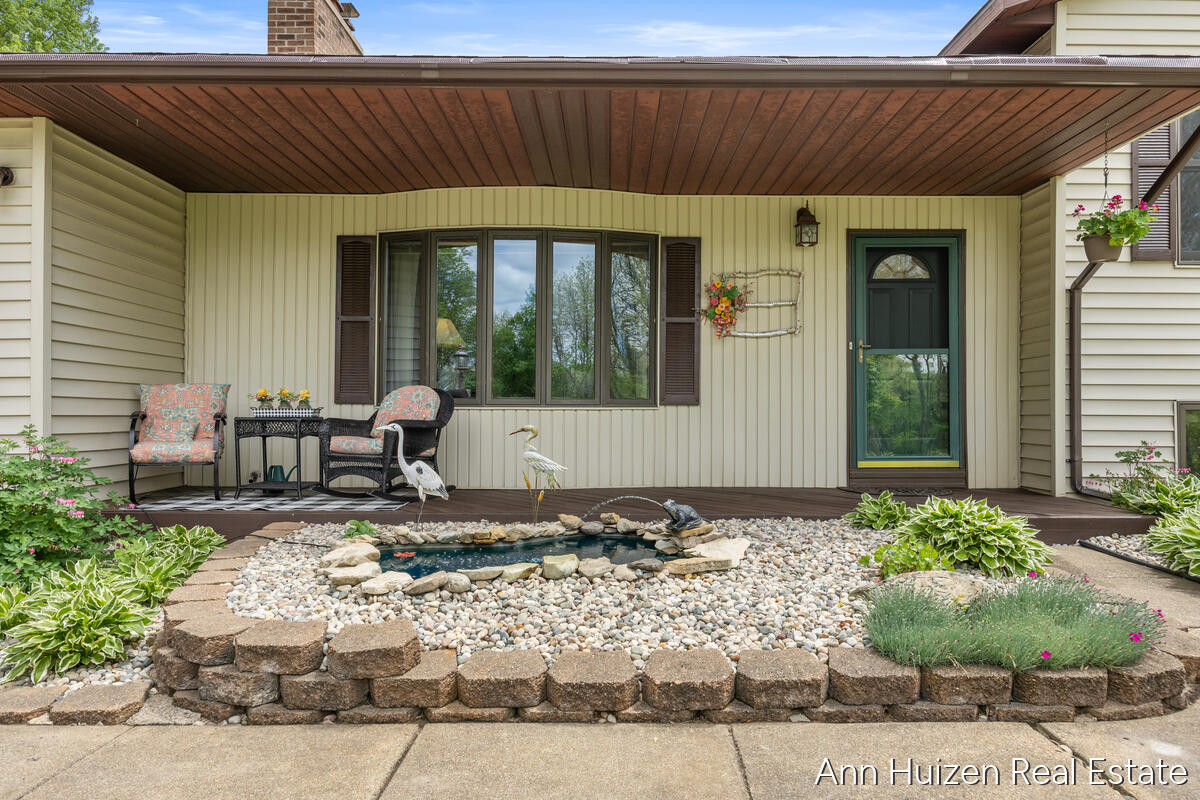 6240 Sunfish Lake Avenue NE Rockford MI 49341