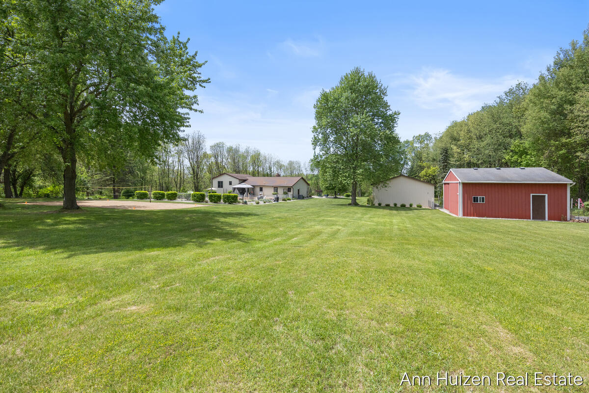 6240 Sunfish Lake Avenue NE Rockford MI 49341