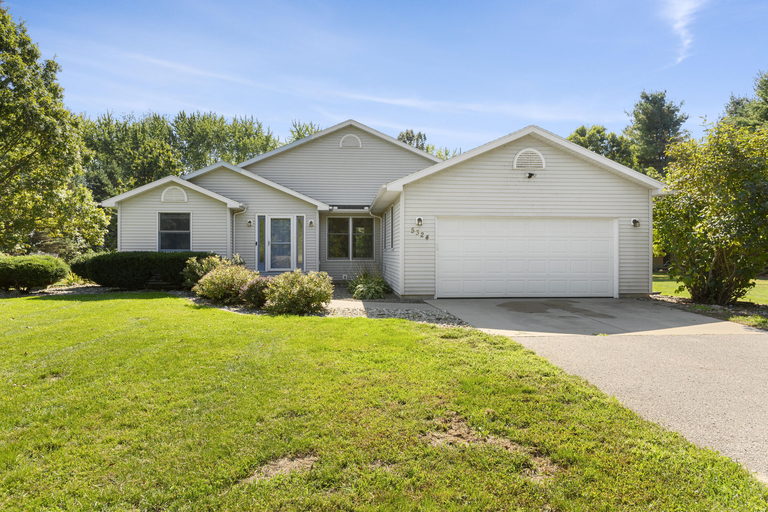 5324 Becht Road Coloma MI 49038