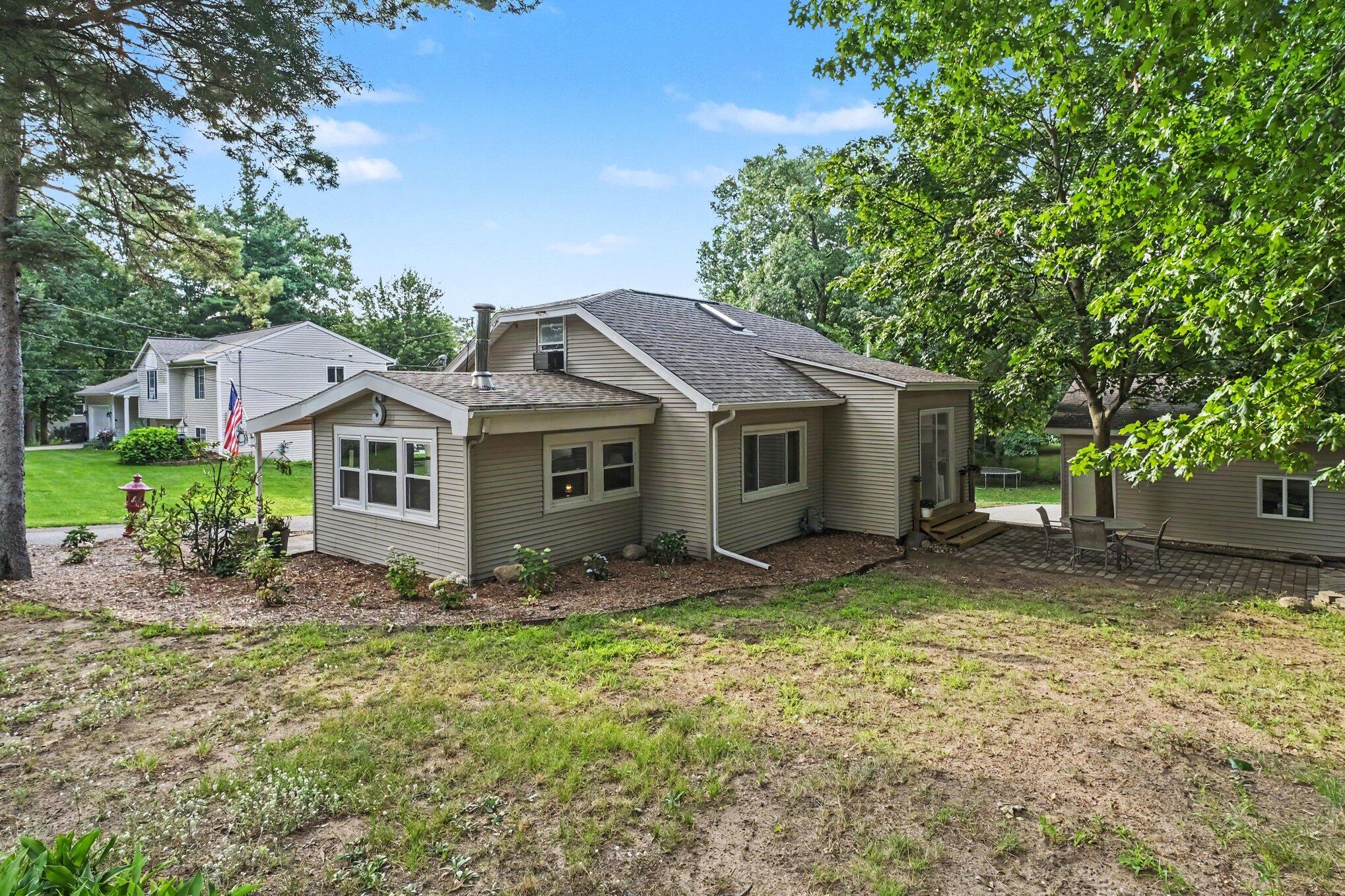 1720 Cargill Street NW Grand Rapids MI 49544
