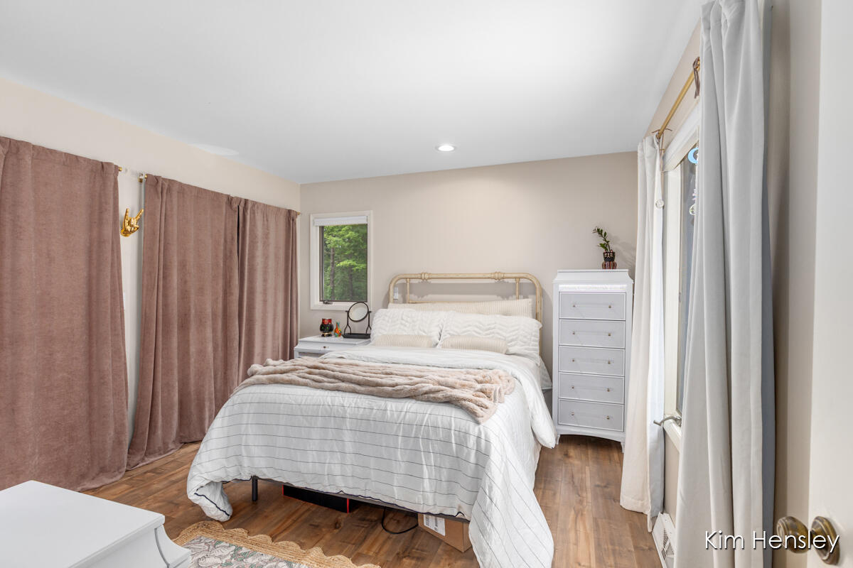 4736 Burton Street SE Grand Rapids MI 49546