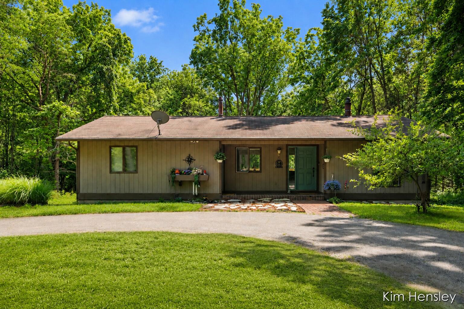 4736 Burton Street SE Grand Rapids MI 49546