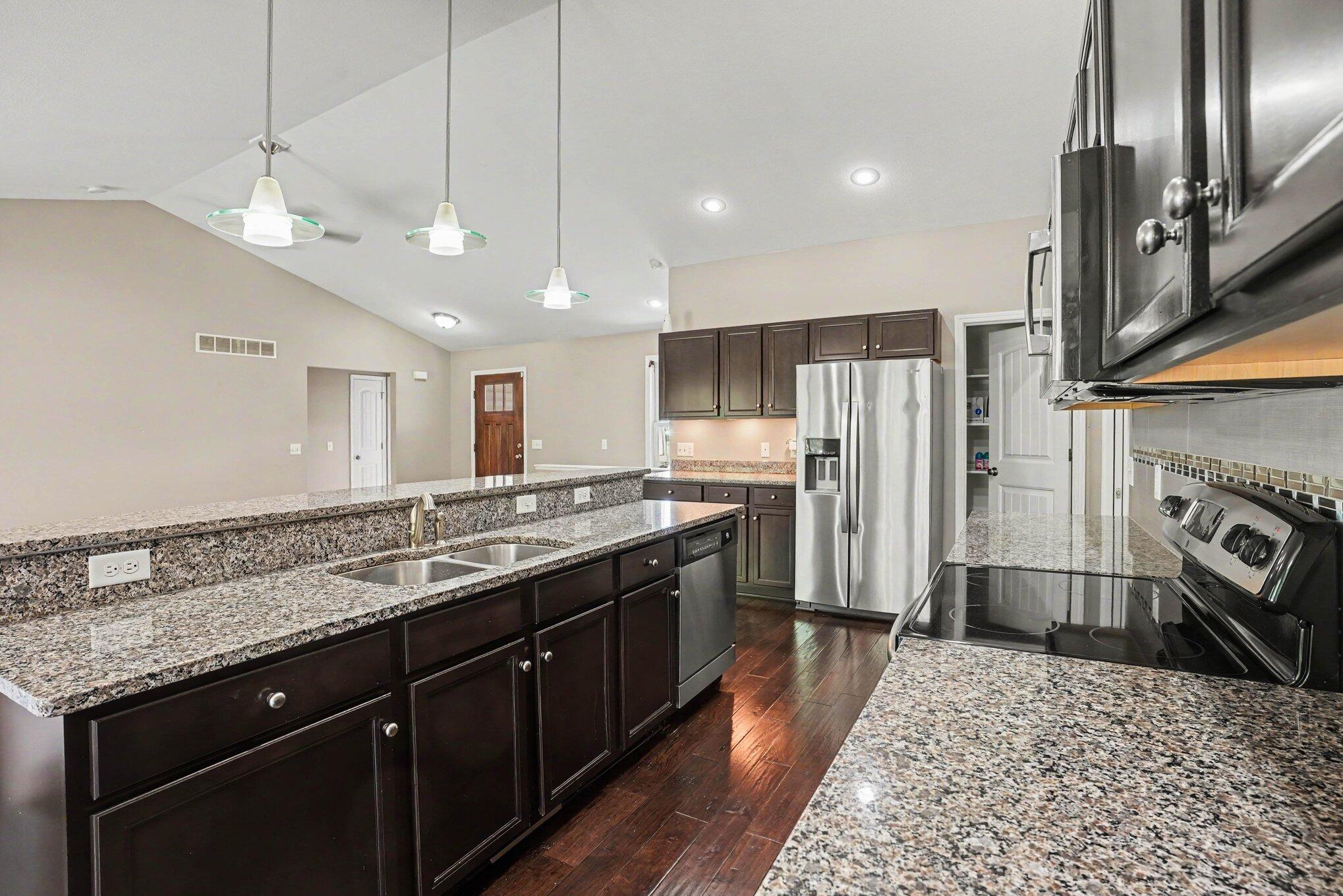 2212 Oakland Farms Trail Portage MI 49024