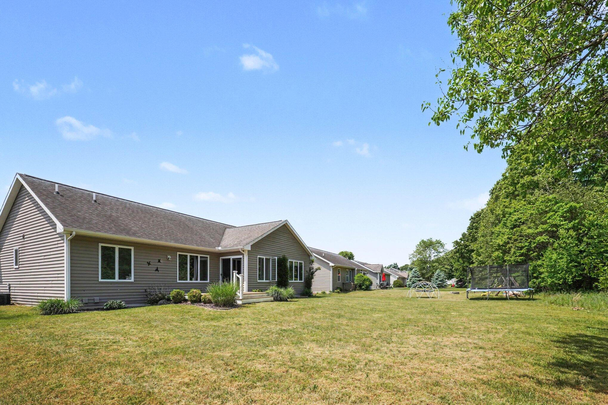 2212 Oakland Farms Trail Portage MI 49024