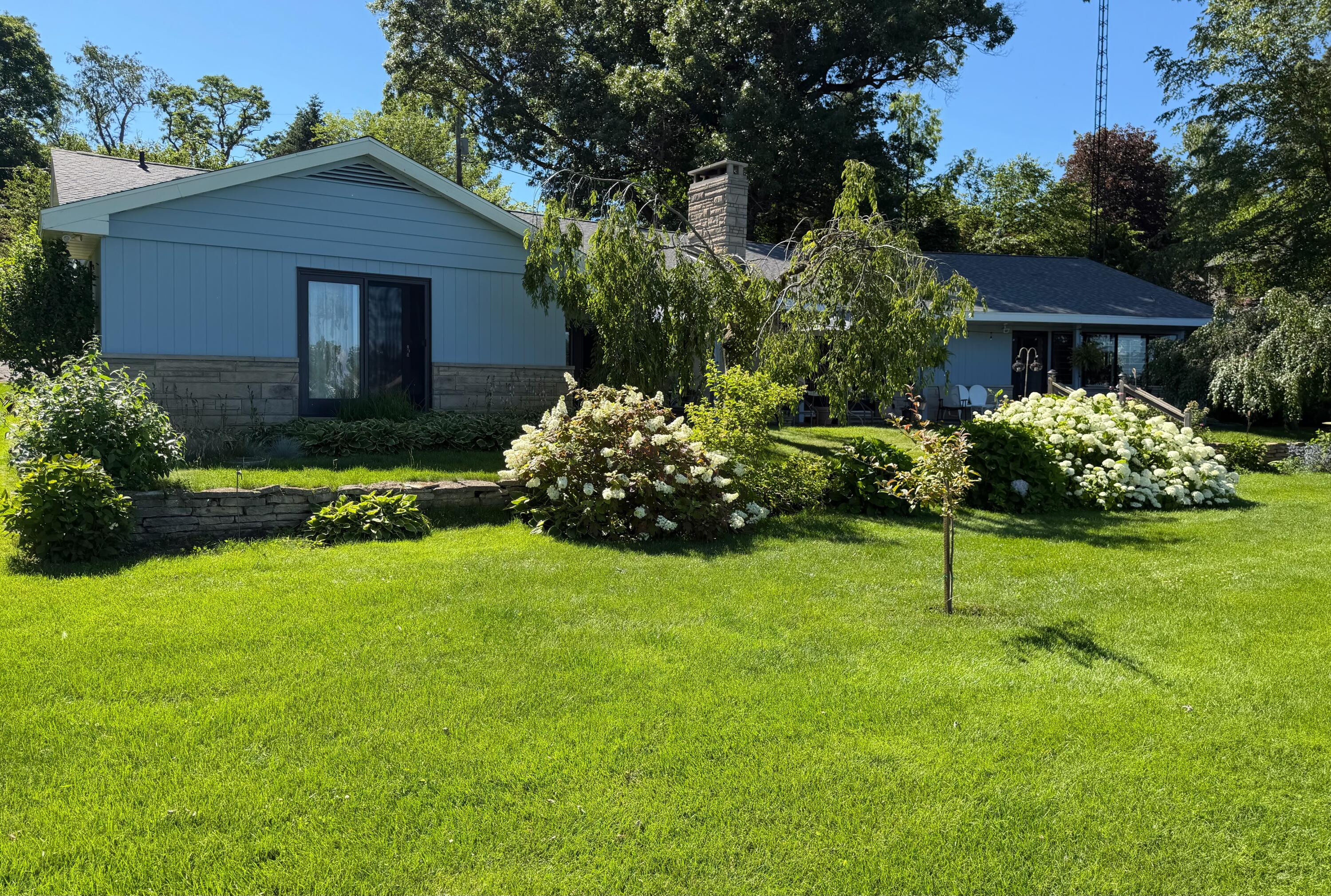 55895 Inn-d-inn Drive Dowagiac MI 49047