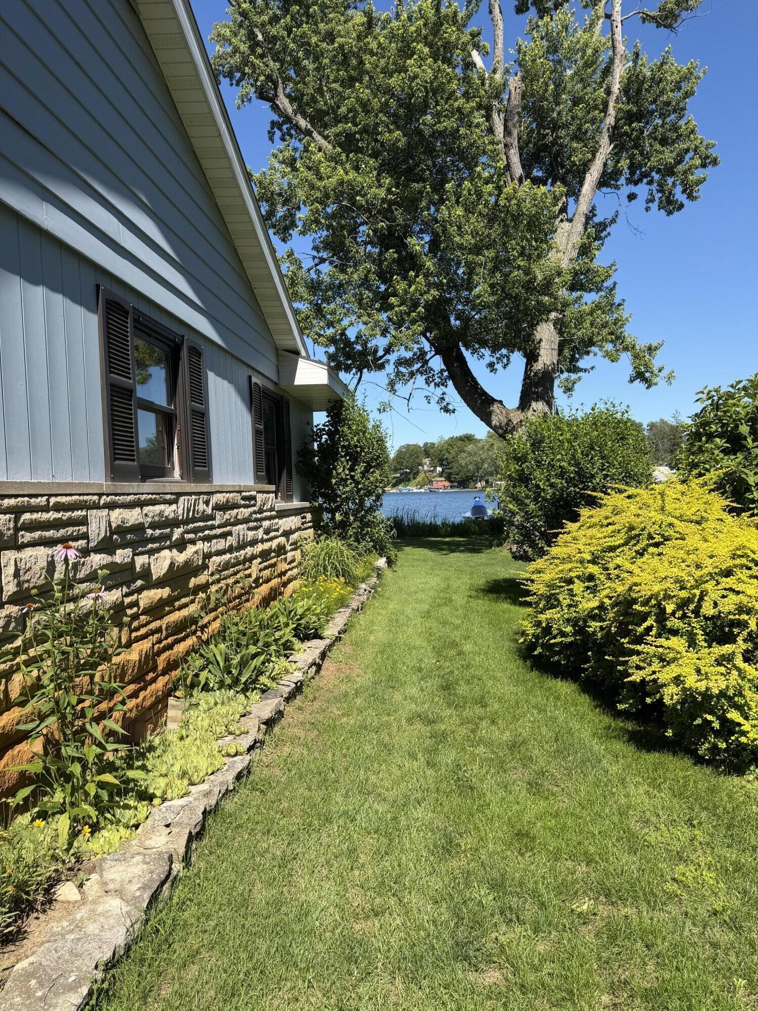 55895 Inn-d-inn Drive Dowagiac MI 49047