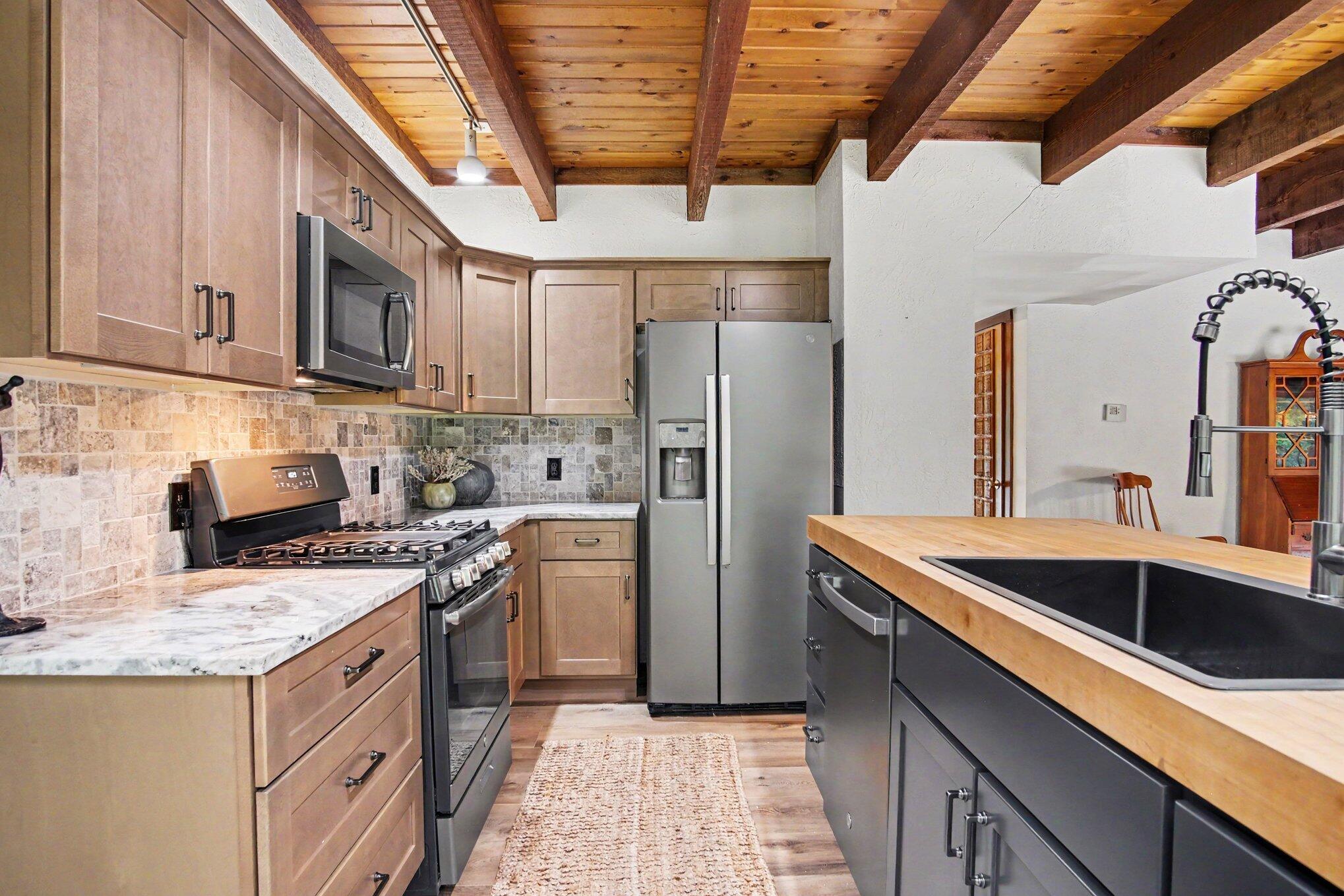 540 Roundtree Drive NE Ada MI 49301