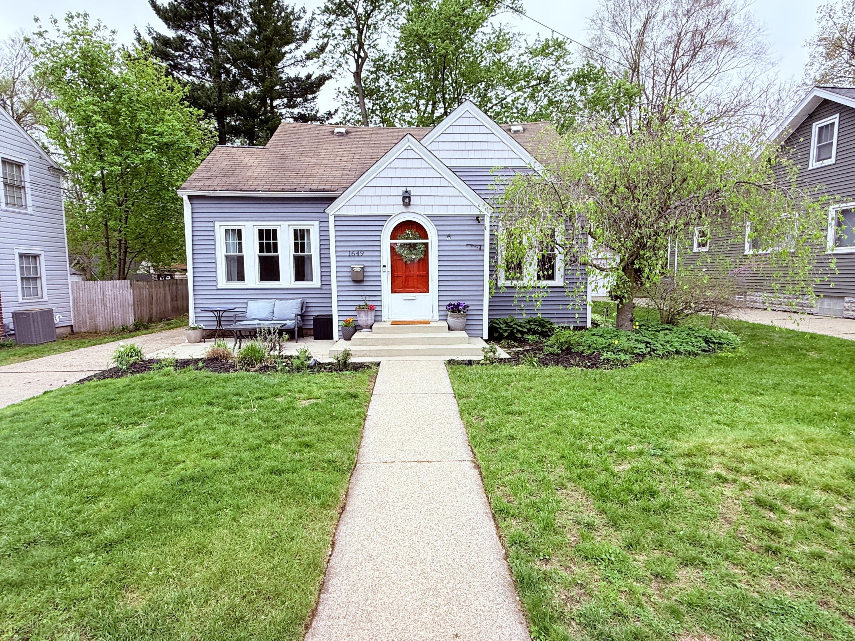 1649 Philadelphia Avenue SE Grand Rapids MI 49507