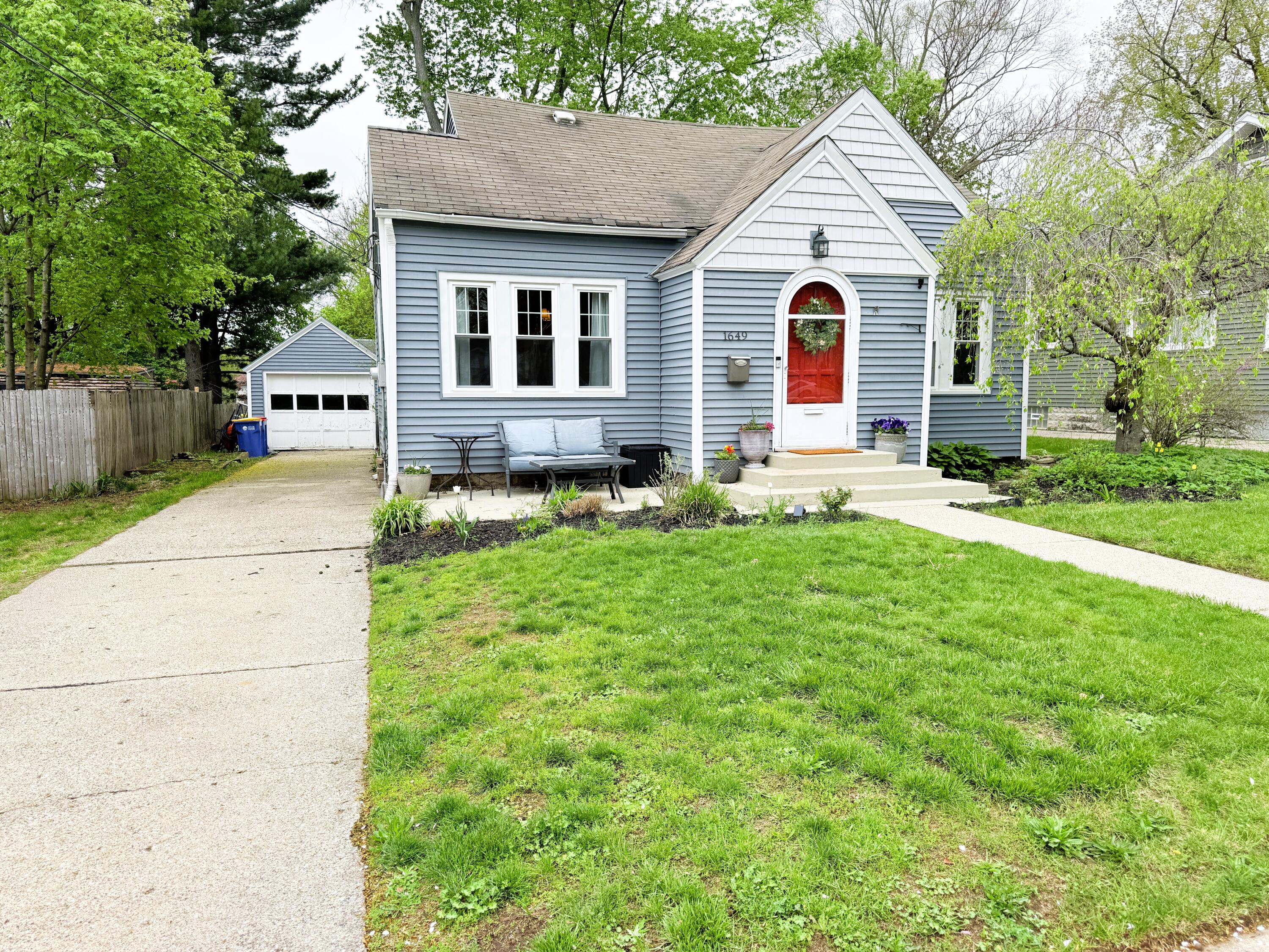 1649 Philadelphia Avenue SE Grand Rapids MI 49507