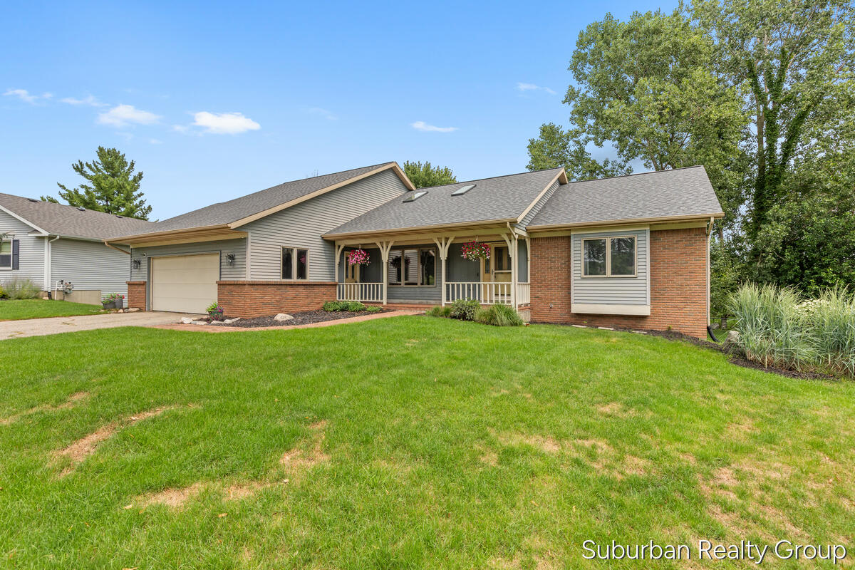 2543 Glencairin Drive NW Grand Rapids MI 49504