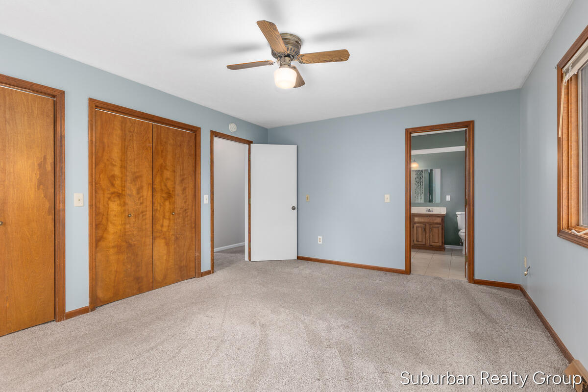 2543 Glencairin Drive NW Grand Rapids MI 49504