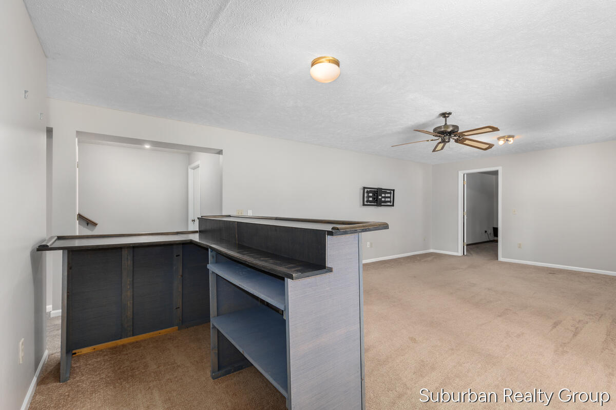 2543 Glencairin Drive NW Grand Rapids MI 49504
