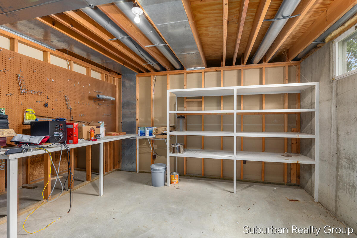 2543 Glencairin Drive NW Grand Rapids MI 49504