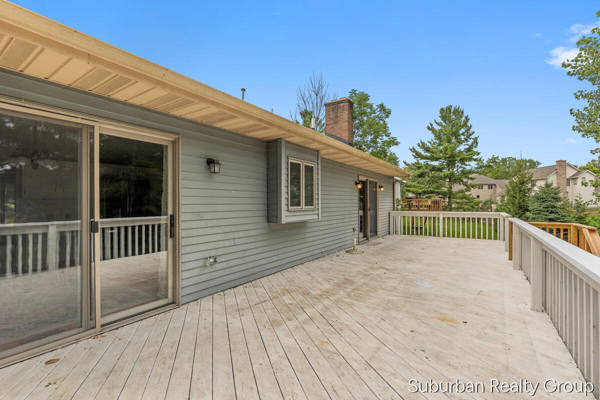 2543 Glencairin Drive NW Grand Rapids MI 49504