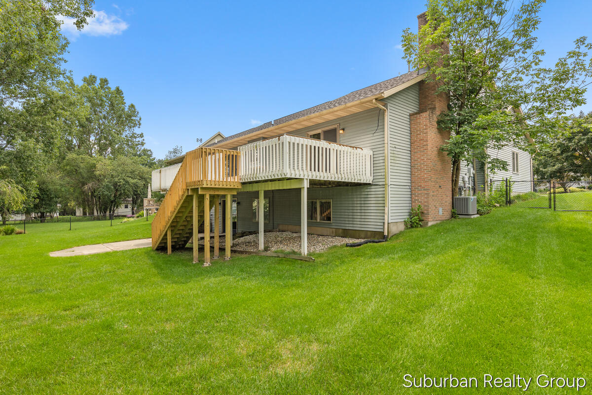 2543 Glencairin Drive NW Grand Rapids MI 49504