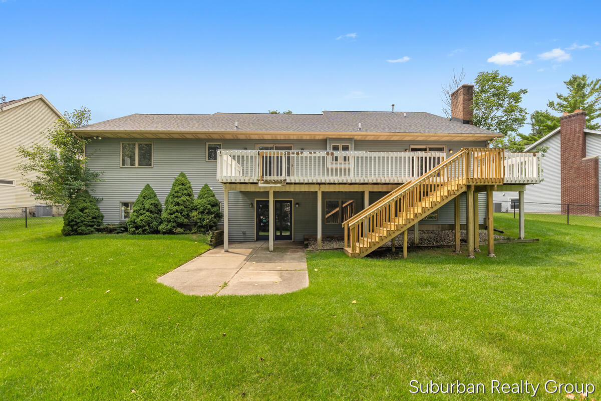2543 Glencairin Drive NW Grand Rapids MI 49504