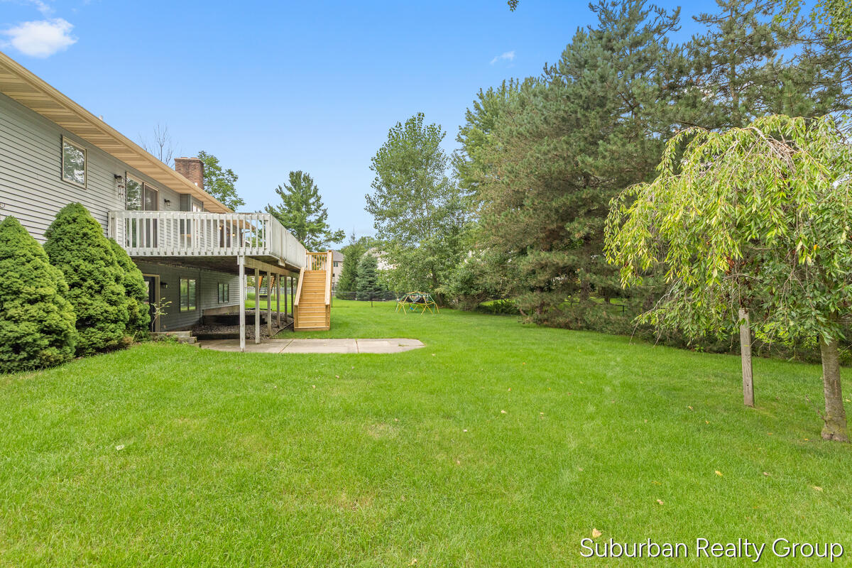 2543 Glencairin Drive NW Grand Rapids MI 49504