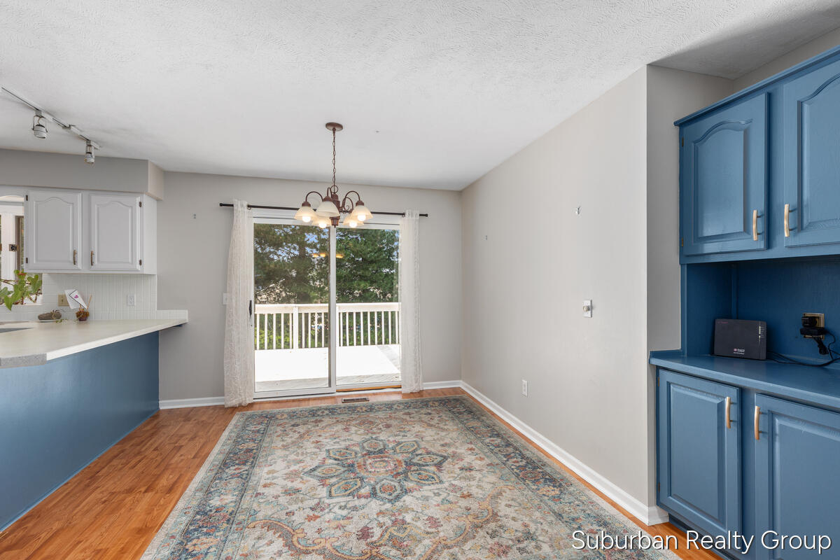 2543 Glencairin Drive NW Grand Rapids MI 49504