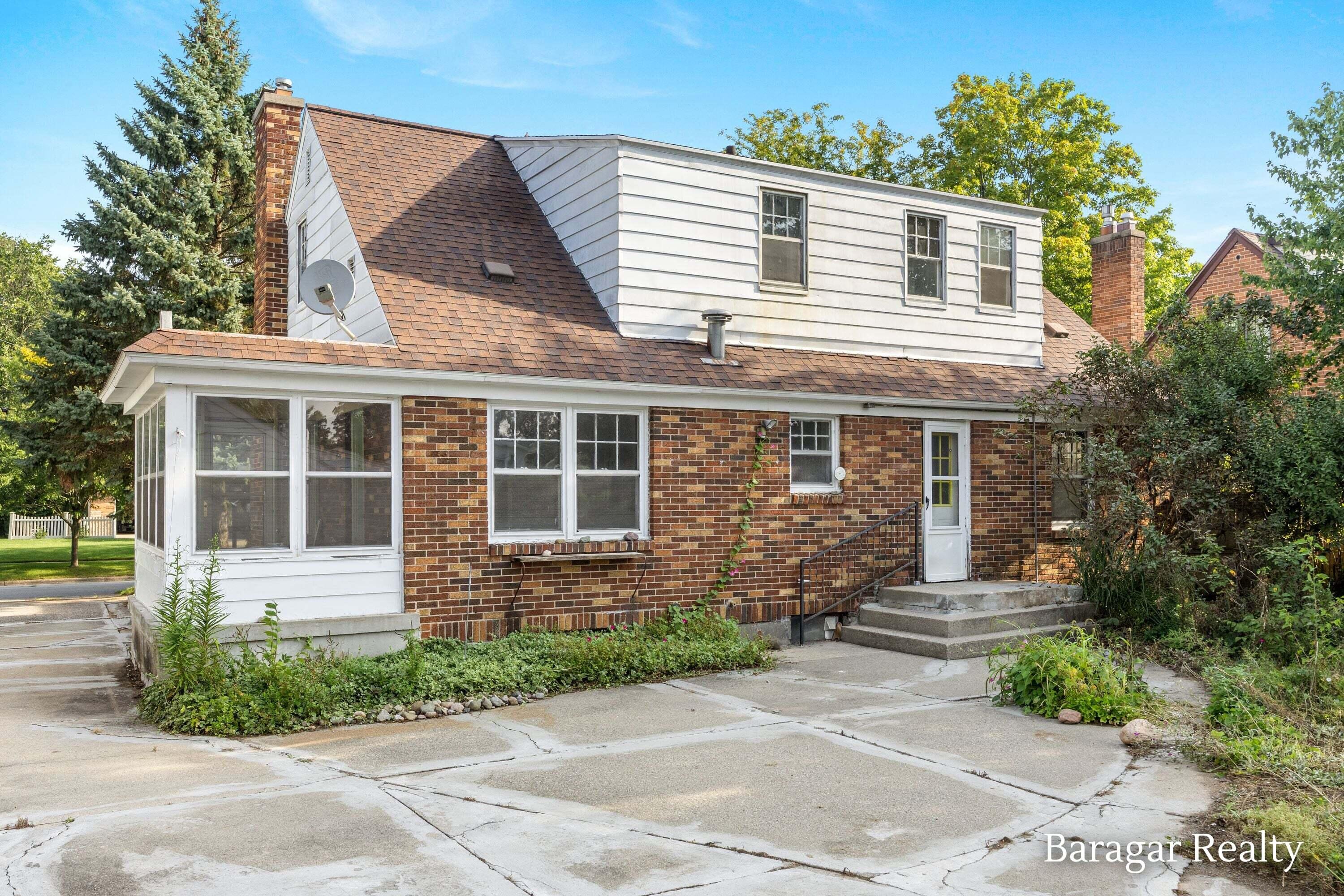 920 Ellsmere Street NE Grand Rapids MI 49505
