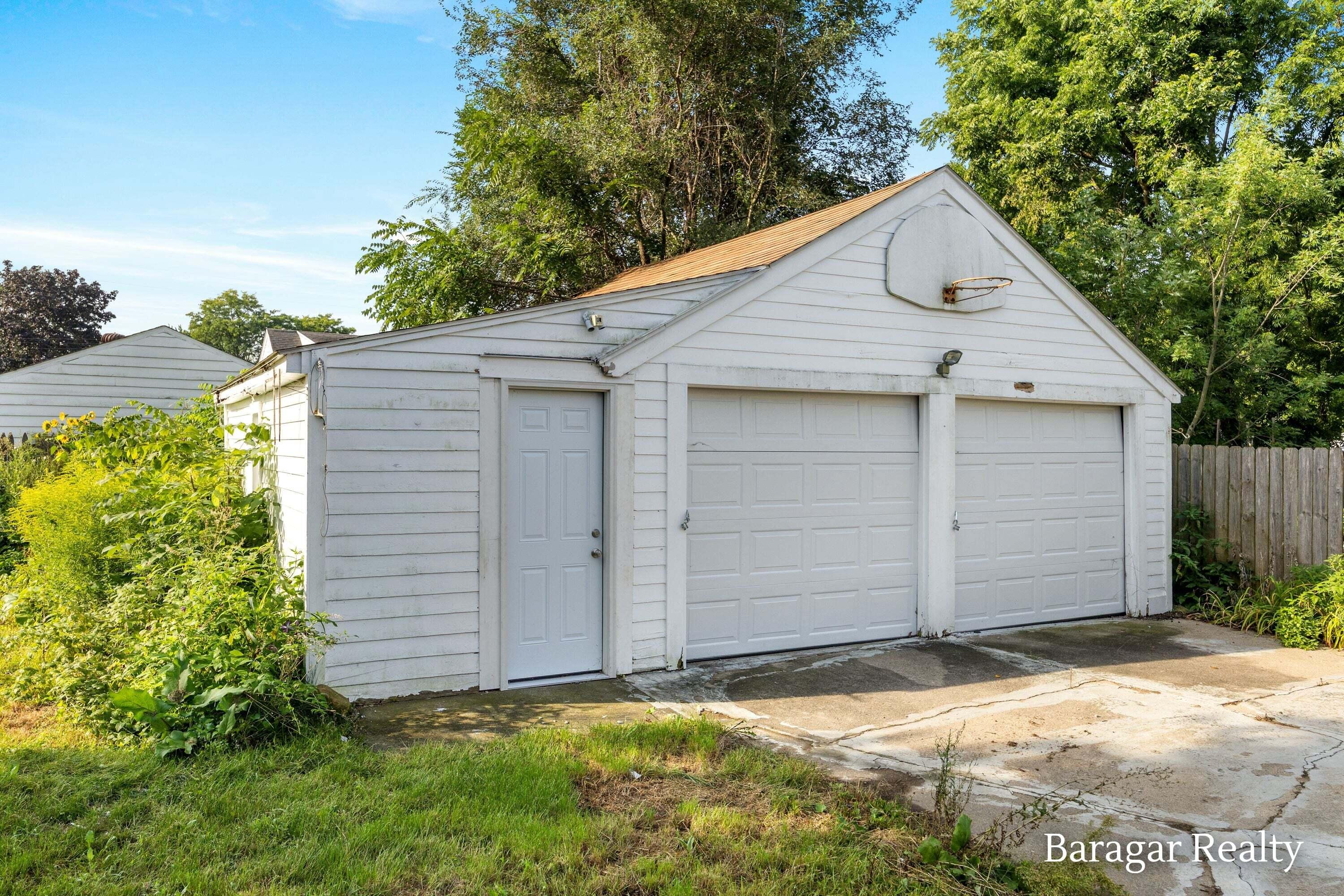 920 Ellsmere Street NE Grand Rapids MI 49505