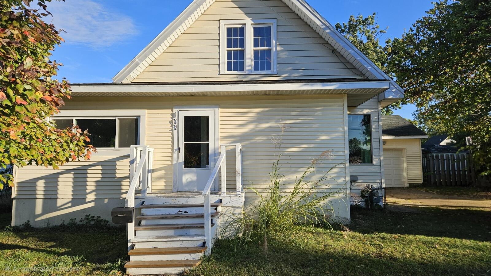 Three Oaks MI, 103 E Maple Street