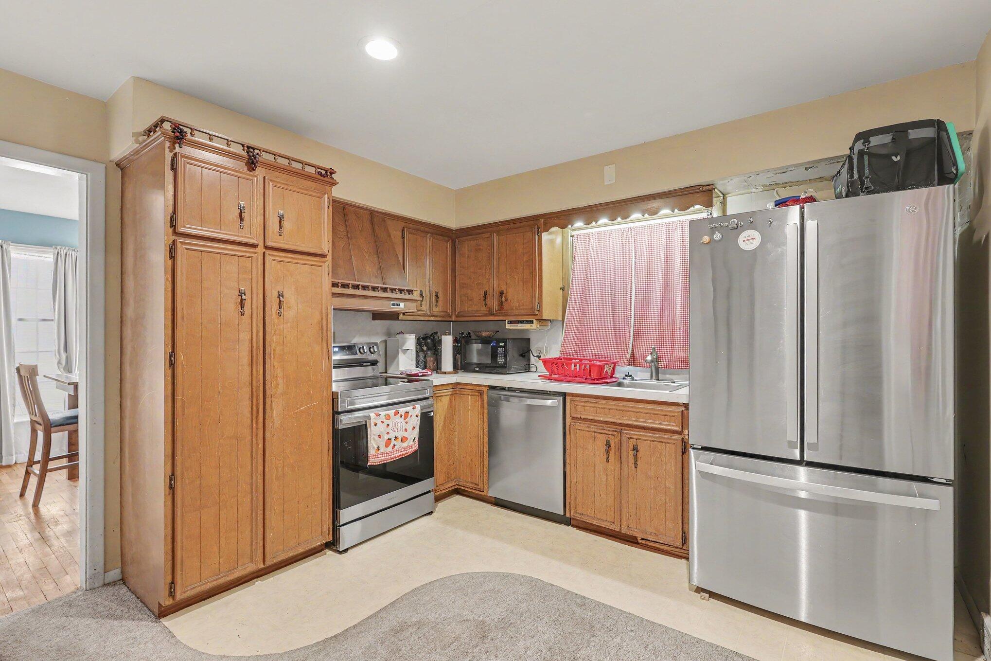 244 S Waverly Road Holland MI 49423