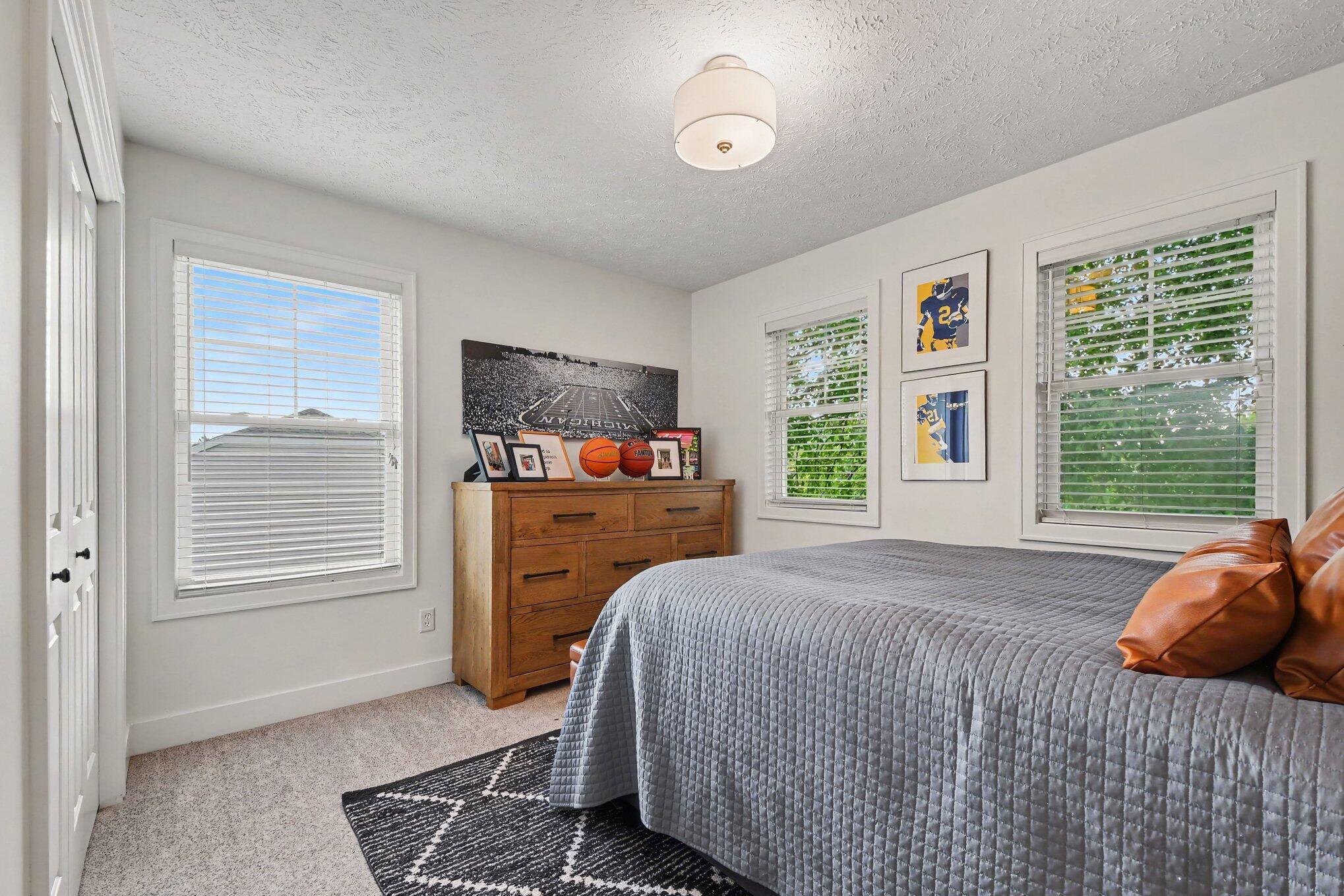 1254 Stoneshire Drive SE Grand Rapids MI 49546