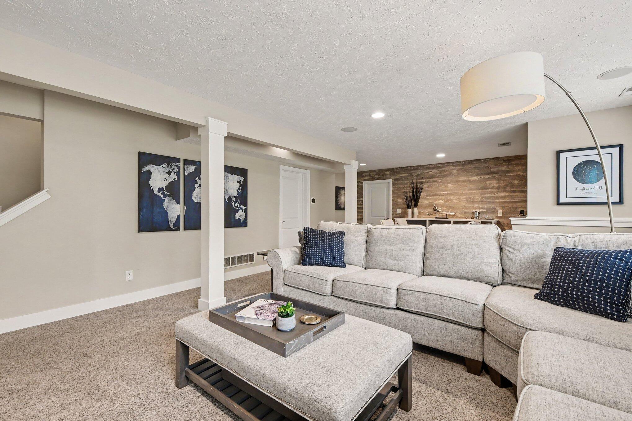 1254 Stoneshire Drive SE Grand Rapids MI 49546