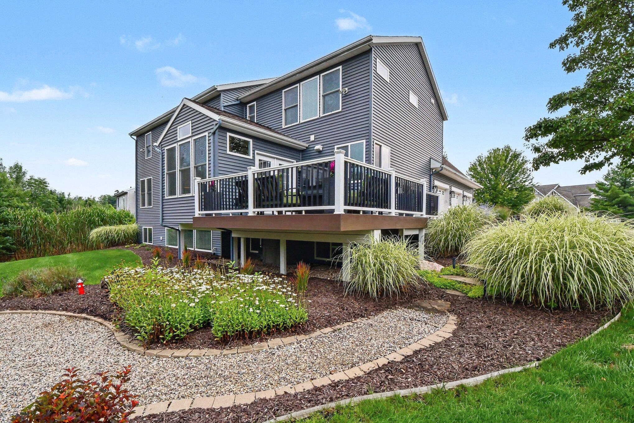 1254 Stoneshire Drive SE Grand Rapids MI 49546