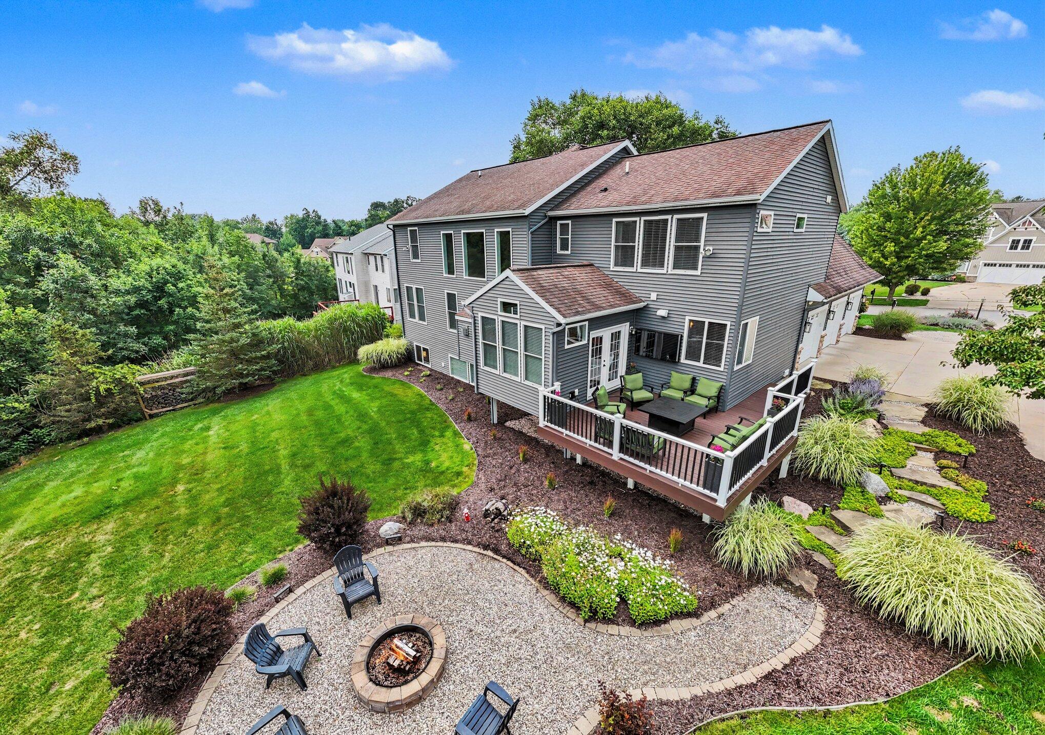 1254 Stoneshire Drive SE Grand Rapids MI 49546