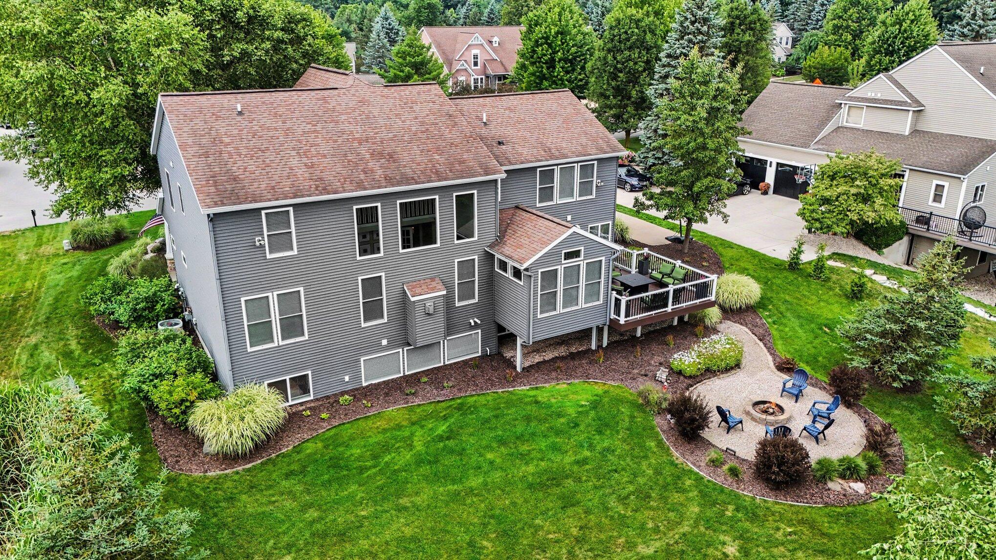 1254 Stoneshire Drive SE Grand Rapids MI 49546