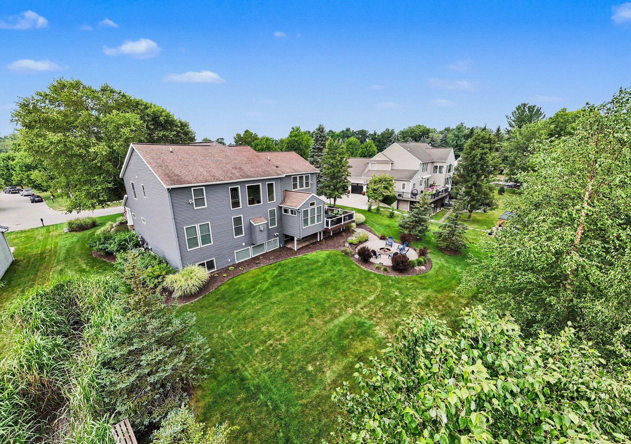 1254 Stoneshire Drive SE Grand Rapids MI 49546