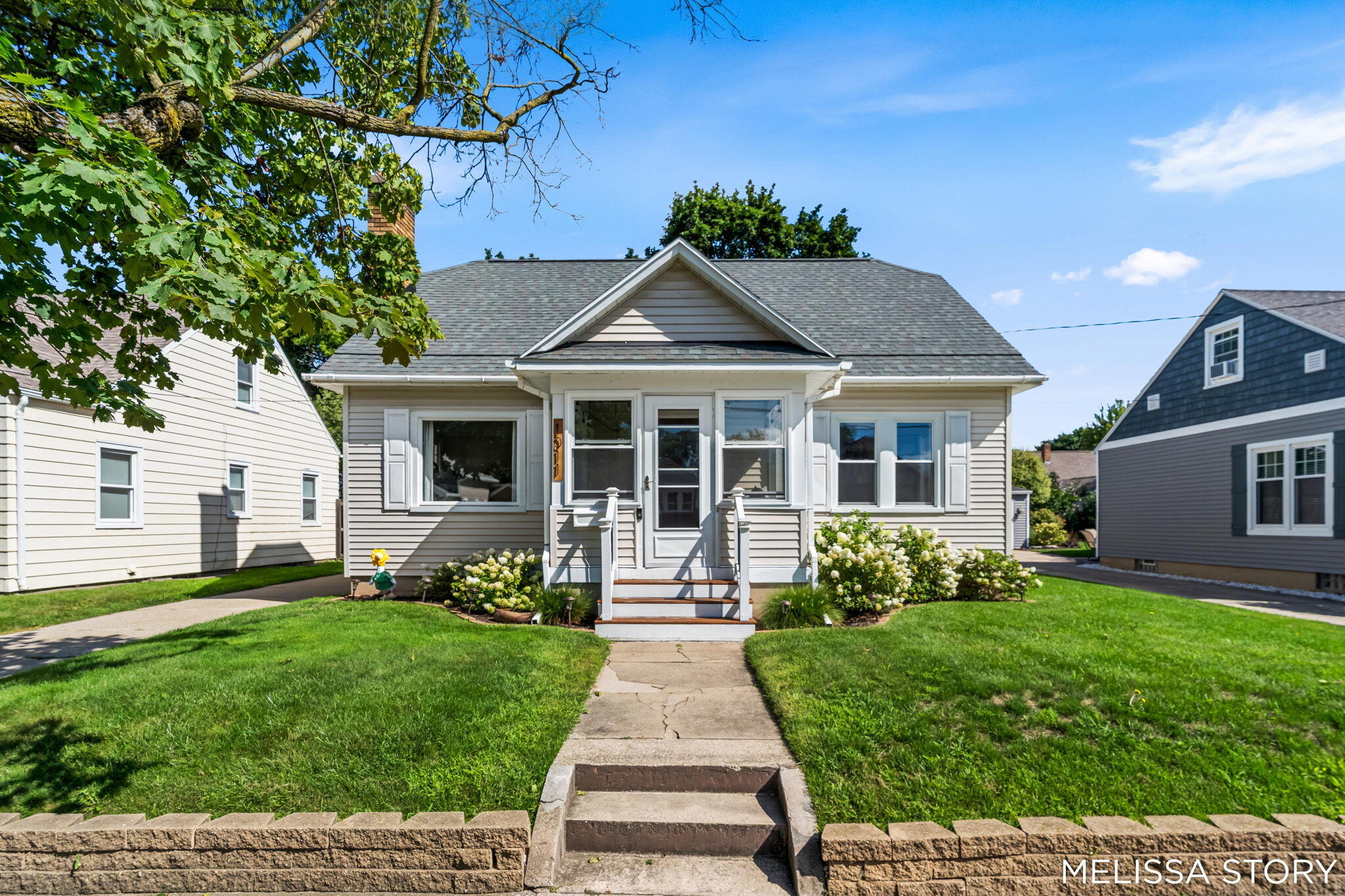 1011 Beechwood Street NE Grand Rapids MI 49505