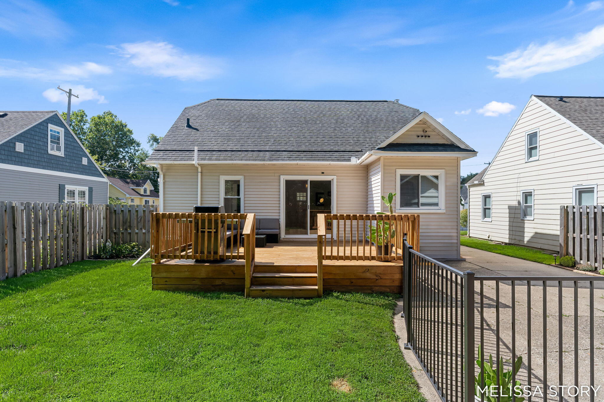 1011 Beechwood Street NE Grand Rapids MI 49505