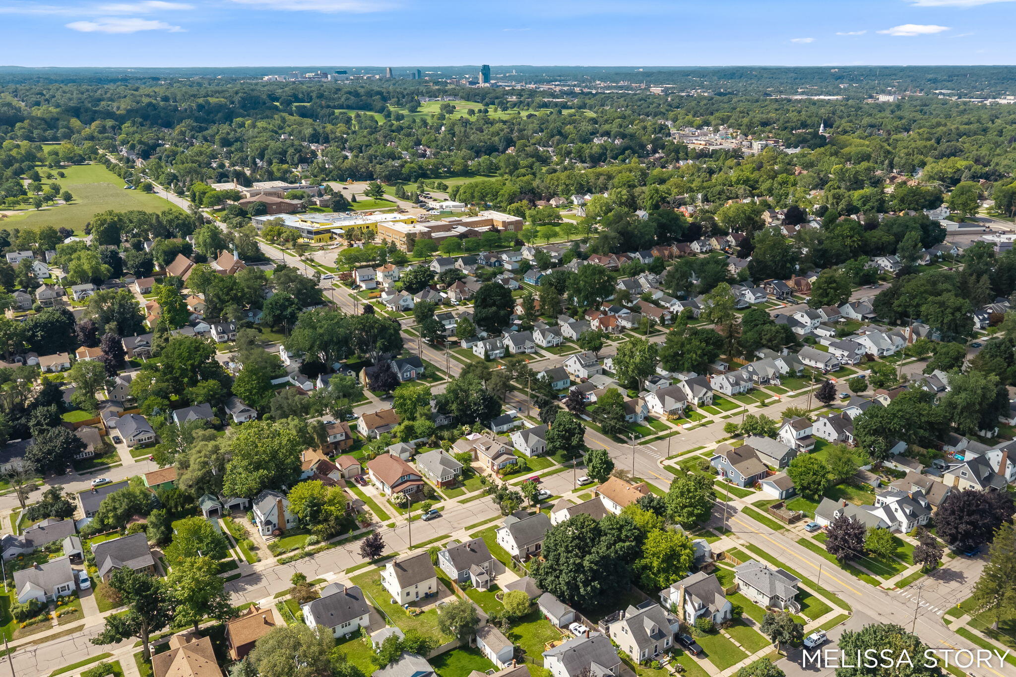 1011 Beechwood Street NE Grand Rapids MI 49505