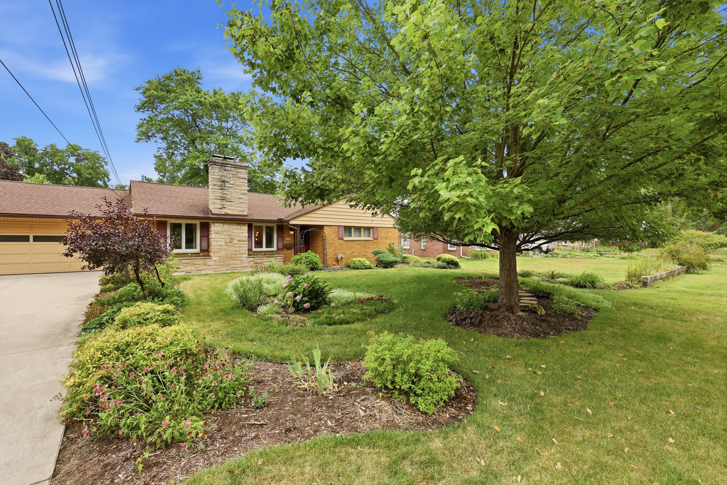 1110 Dwillard Drive Kalamazoo MI 49048