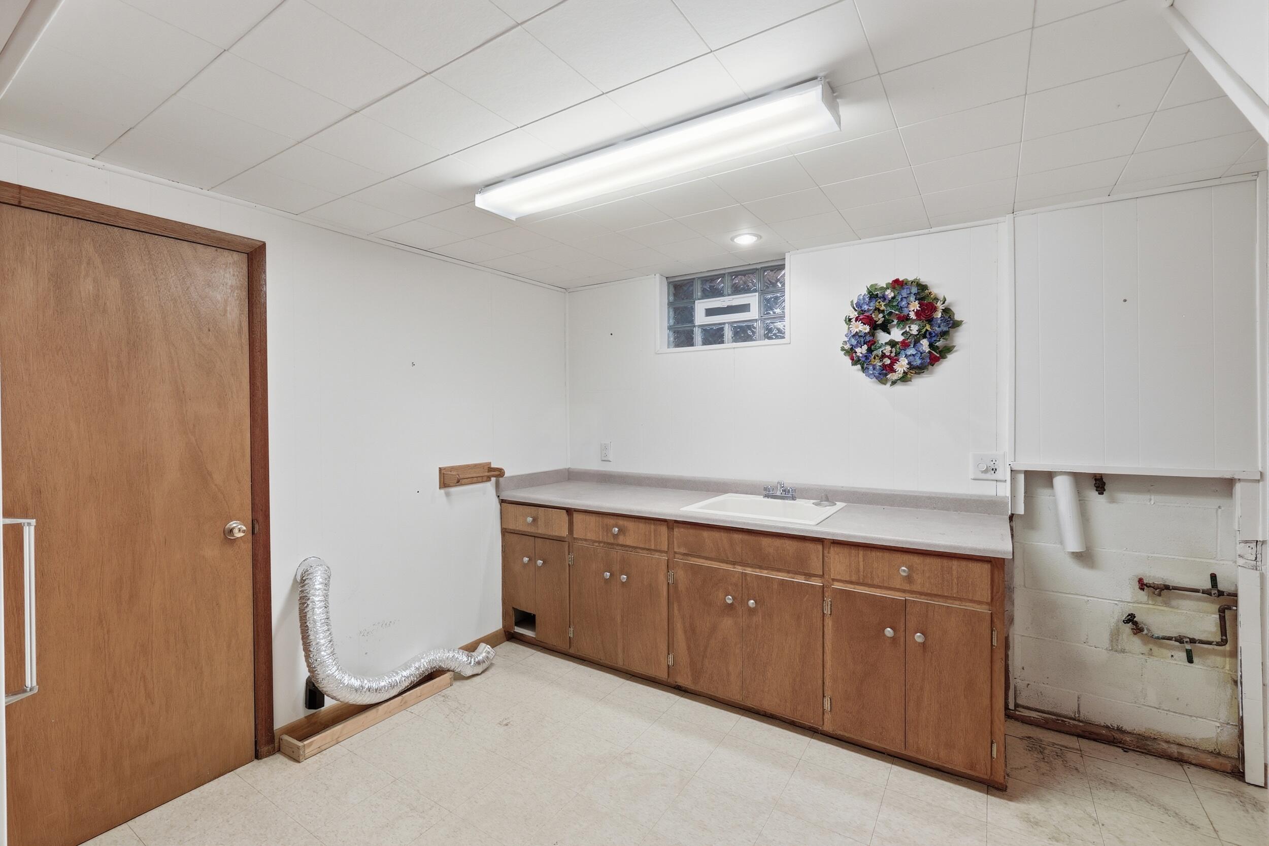 1110 Dwillard Drive Kalamazoo MI 49048